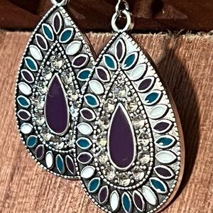 Beautiful pair of Boho earrings, BN!